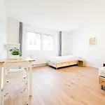 Appartement Tolstov - Monteurwohnung Mit 3 Zimmern , Terrasse Und Parkplatz