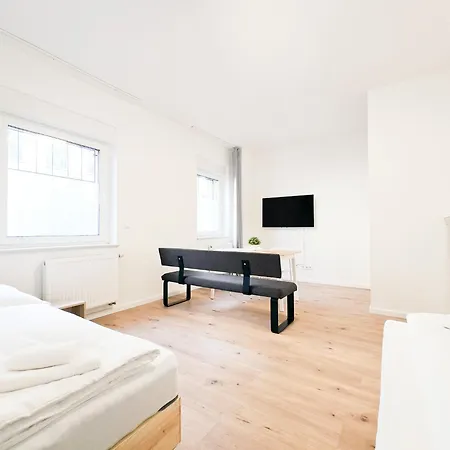 Appartement Tolstov - Monteurwohnung Mit 3 Zimmern , Terrasse Und Parkplatz