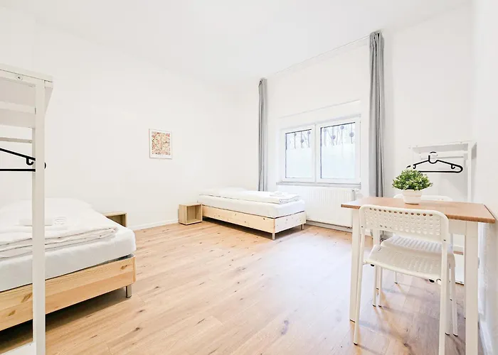 Tolstov - Monteurwohnung Mit 3 Zimmern , Terrasse Und Parkplatz Appartamento *